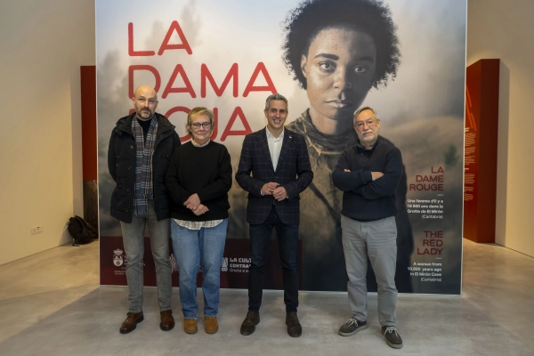 Imagen del artículo Zuloaga recibe a los primeros visitantes al Centro de Arte Rupestre de Cantabria que hoy ha abierto sus puertas al público