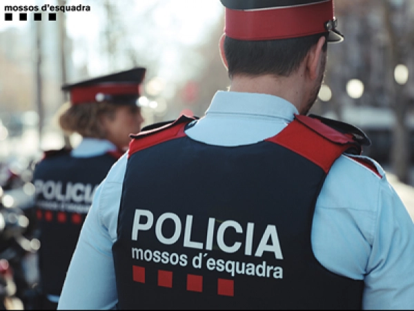 Imagen del artículo Els Mossos d'Esquadra desmantellen un grup criminal especialitzat en robar en domicilis de comerciants del Baix Llobregat i el Barcelonès mentre treballaven