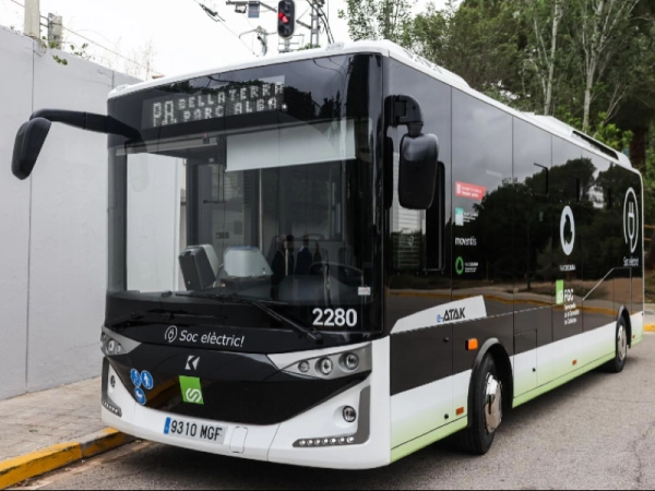 Imagen del artículo Un nou autobús elèctric connectarà l'estació de Ferrocarrils de Bellaterra amb el Parc de l'Alba a Cerdanyola