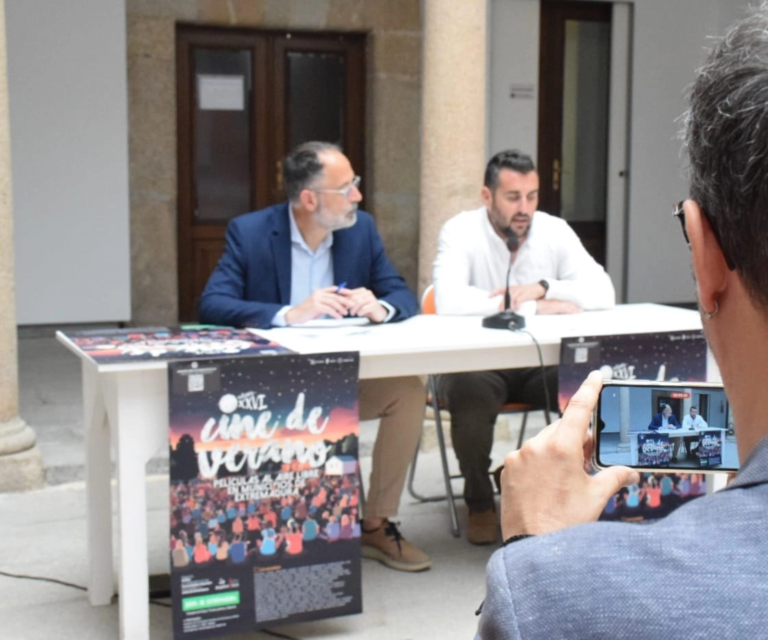 Imagen del artículo La Junta respalda el programa 'Cine de verano en Extremadura' desarrollado por AUPEX en 88 localidades de la región