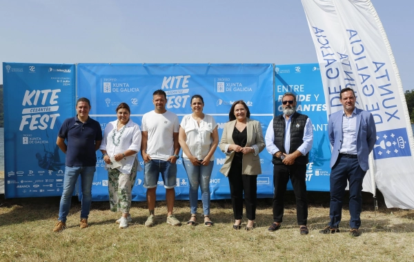Image 0 of article A delegada da Xunta en Ferrol asiste en Pantín á entrega de premios do Campionato de España de Surfing