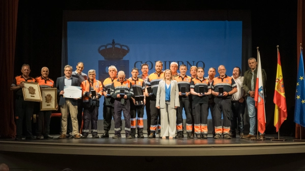 Imagen del artículo Cantabria condecora a 12 voluntarios de Protección Civil con más de una década de servicio a la ciudadanía