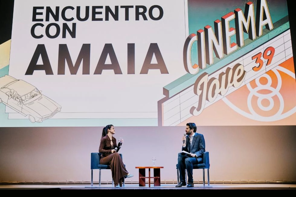 Imagen del artículo Cinema Jove llena el Teatro Principal en un encuentro público con Amaia