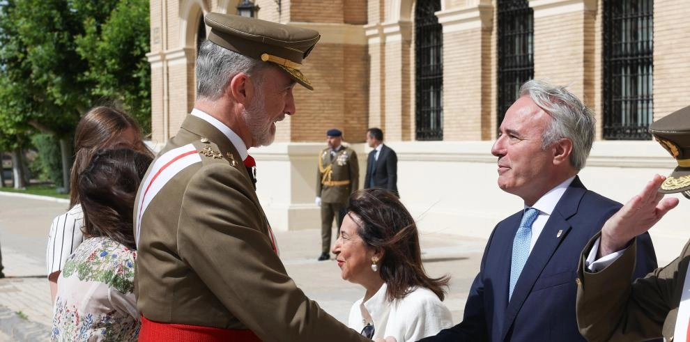 Imagen del artículo El presidente Azcón asiste a la entrega del despacho de alférez a la Princesa Leonor en la AGM