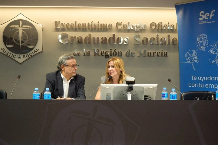 Imagen del artículo El SEF da a conocer su plataforma E-Currículum a los Graduados Sociales de la Región
