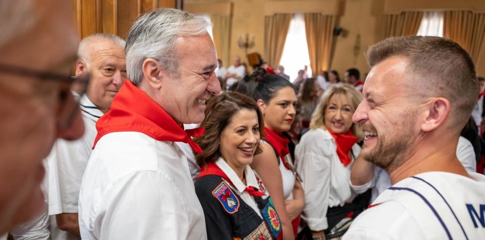 Imagen del artículo El presidente Azcón destaca la alegría, la fiesta, la tradición y la convivencia de la Vaquilla en Teruel