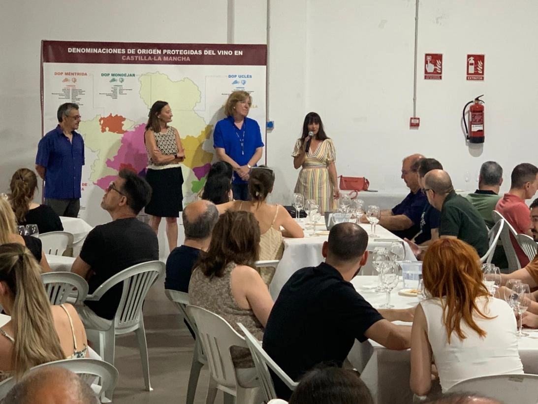 Imagen del artículo Más de 120 personas participan en la segunda cata organizada en Almagro por el Gobierno de Castilla-La Mancha para promocionar el vino