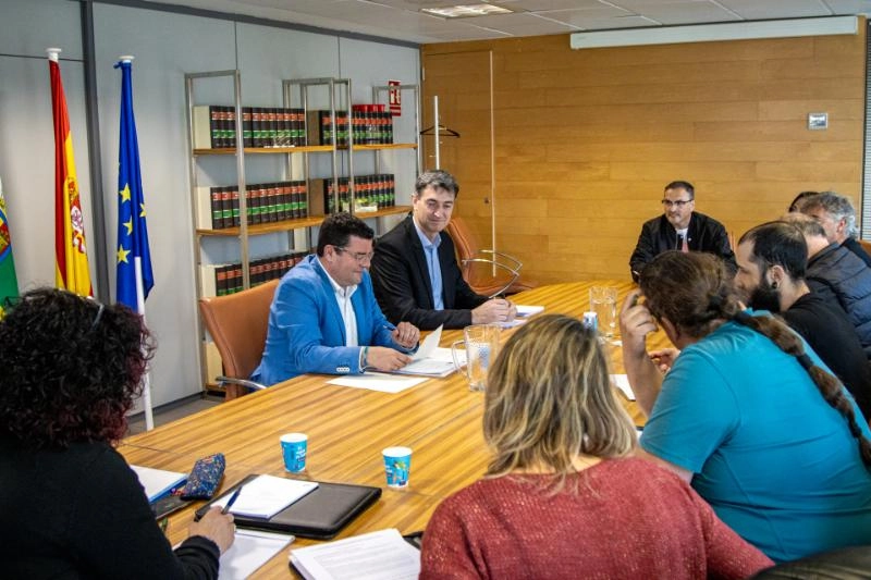 Imagen del artículo El Gobierno de La Rioja y el Comité de Empresa de La Rioja Cuida alcanzan un principio de acuerdo sobre el nuevo convenio colectivo de su personal