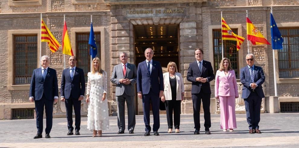 Imagen del artículo El nuevo Gobierno de Aragón toma posesión con fuerzas renovadas para seguir trabajando en lo importante y esencial