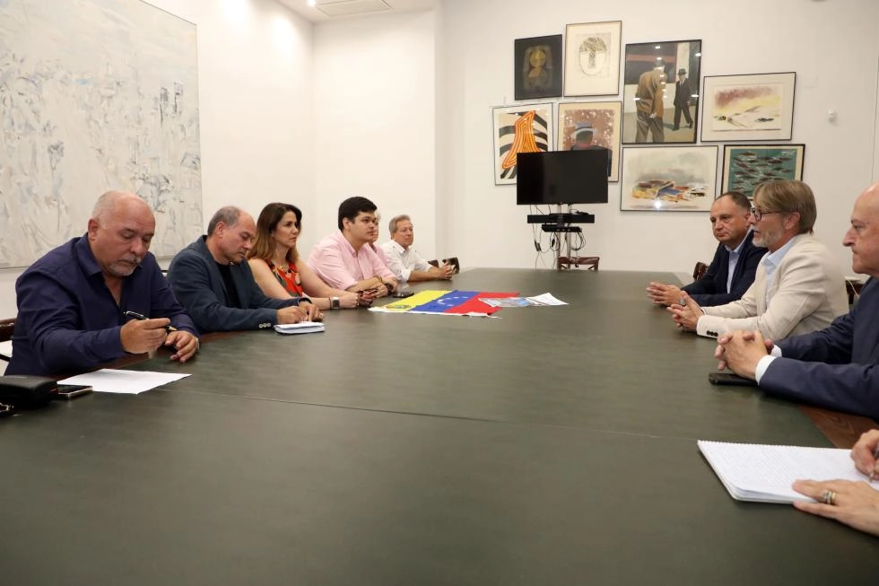 Imagen del artículo El secretario autonómico de Representación ante la UE recibe a una delegación de ciudadanos venezolanos residentes en la Comunitat Valenciana