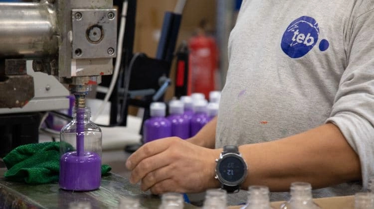 Imagen del artículo L'empresa d'economia social TEB introdueix les seves pintures acríliques a més de 200 botigues de Suïssa i Alemanya