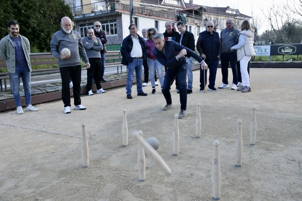 Imagen del artículo Zuloaga inaugura la renovación de la bolera de La Penilla de Cayón para reactivar e incrementar el deporte autóctono que es identidad y cultura de Cantabria