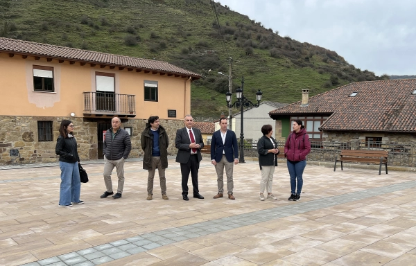Image 1 of article Media inaugura la remodelación de la plaza San Roque de Lantueno que dará mucha utilidad a sus vecinos