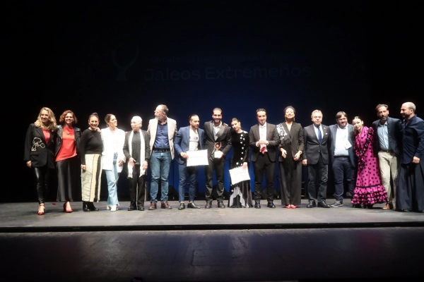 Image 3 of article El madrileño Rober El Moreno gana el primer Concurso Internacional de Baile Flamenco por Jaleos Extremeños
