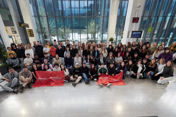 Imagen del artículo Cerca de un centenar de estudiantes y docentes navarros de FP viajan a Alemania para conocer de primera mano su sistema de Formación Profesional Dual 

Alumnado y profesorado de los grados de Formación Profesional de 7 centros educativos participan en la tercera edición de la semana de movilidad europea para ciclos bilingües   	 		 		18/11/2024 		    		 			 			 				 						 							camera_alt