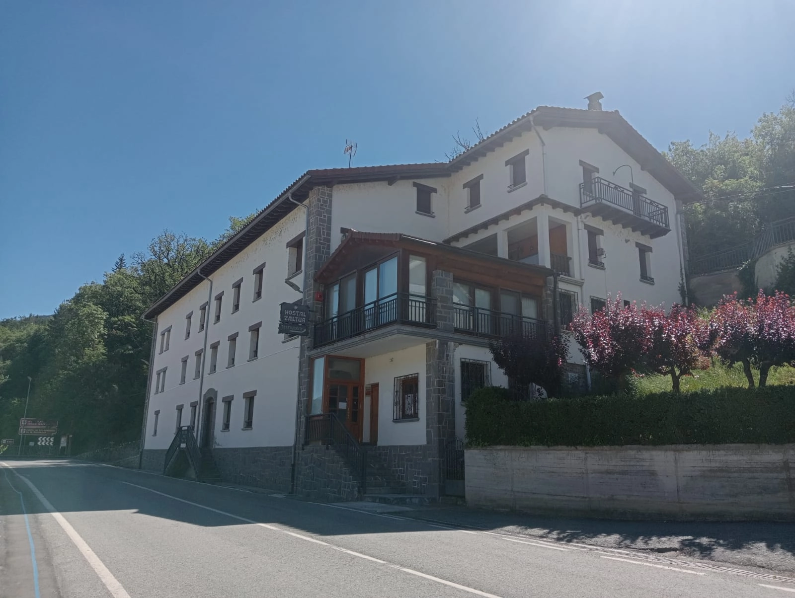 Imagen del artículo La Ribera de Navarra acoge tres sesiones informativas sobre la vivienda colaborativa 

Financiadas por el Departamento de Vivienda, Juventud y Políticas Migratorias, tendrán lugar en Tudela, Ribaforada y Corella los días 21, 25 y 27 de noviembre, respectivamente   	 		 		18/11/2024 		    		 			 			 				 						 							camera_alt