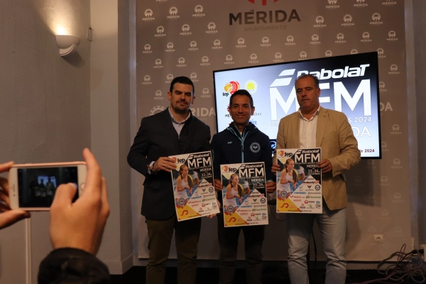 Imagen del artículo La Junta respalda el Máster Final de Pádel Menores 2024 que se celebra del 22 al 24 de noviembre en Mérida