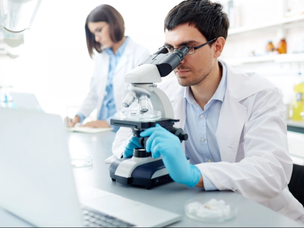 Imagen del artículo Nova línia d'ajuts per afavorir l'estabilitat laboral i la carrera científica dels investigadors postdoctorals del sistema de recerca i universitats de Catalunya