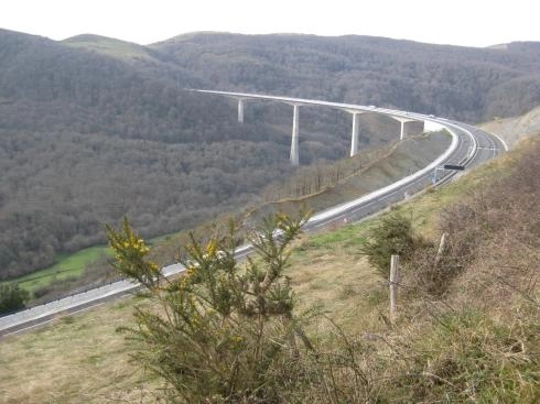 Image 3 of article Transportes adjudica por 18,1 millones de euros un contrato para conservar 118 km de carreteras en Cantabria