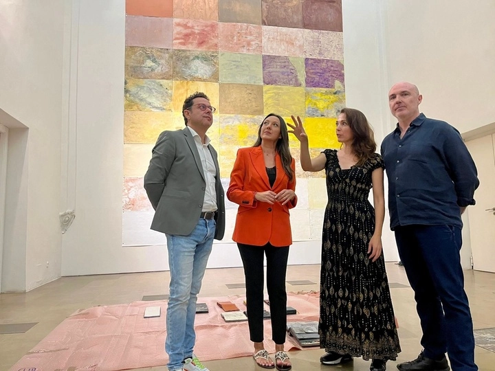 Imagen del artículo Cultura publica el catálogo de la retrospectiva de media carrera de la artista Rosell Meseguer en la Sala Verónicas