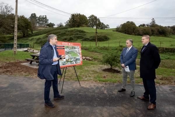 Image 2 of article Media inaugura la ampliación del puente sobre el arroyo Tejas en San Felices de Buelna que evitará desbordamientos y salidas del cauce
