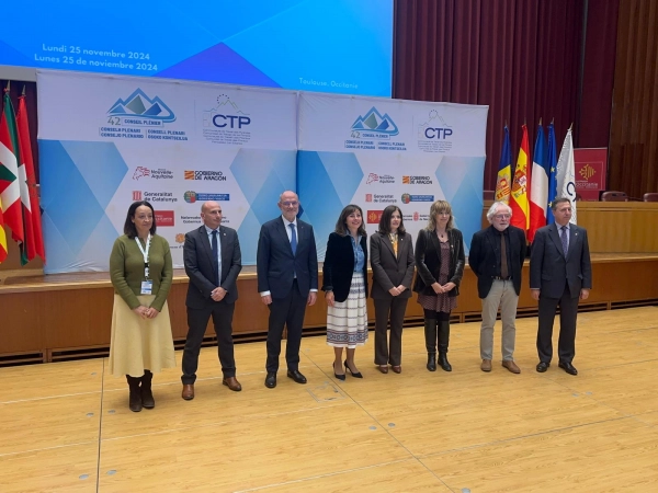 Imagen del artículo La vicepresidenta Ollo resalta la importancia del relevo generacional en el espacio pirenaico para fomentar la cohesión social del territorio y la diversidad lingüística 

El plenario de la Comunidad de Trabajo de los Pirineos (CTP) aprueba en Toulouse la Hoja de Ruta de la Juventud Transpirenaica (2024-2030) en una declaración en la que también destaca el compromiso europeo por la paz y la solidaridad ante las guerras   	 		 		25/11/2024 		    		 			 			 				 						 							camera_alt