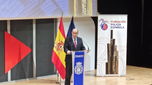 Image 1 of article Francisco José Jurado gana la VII Edición del Premio de Novela Policía Nacional con su obra Plomo en las alas