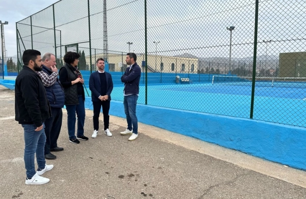 Imagen del artículo La Comunidad financia las obras de reparación y mejora de las pistas de tenis del polideportivo municipal de Puerto Lumbreras