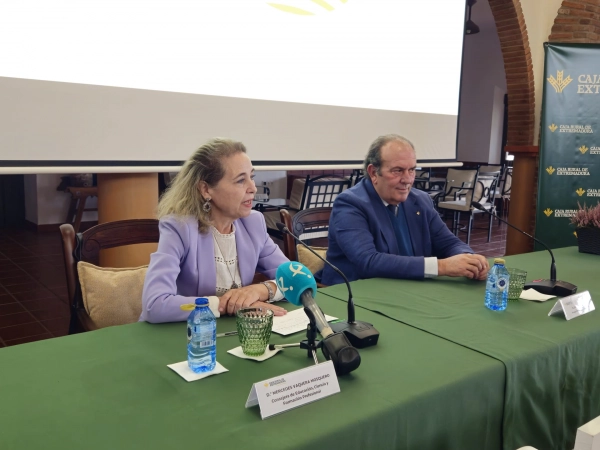 Imagen del artículo María Mercedes Vaquera felicita a los 20 alumnos premiados con las Becas Espiga: Sois la generación de hierro