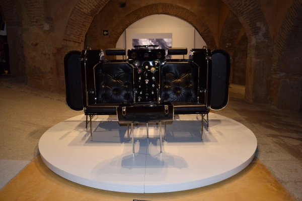 Image 4 of article El Museo Vostell Malpartida inaugura la exposición 'Bar Deluxe' del artista conceptual ruso-alemán MK Kaehne