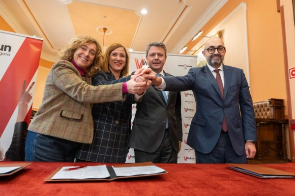 Imagen del artículo El Departamento de Movilidad Sostenible firma con el Gobierno central y el Ayuntamiento de Irun un protocolo para integrar las vías de Euskal Trenbide Sarea con las de ADIF