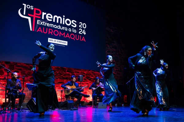 Image 5 of article María Guardiola garantiza el compromiso de la Junta de Extremadura con la tauromaquia por ser una manifestación cultural y motor económico de desarrollo rural