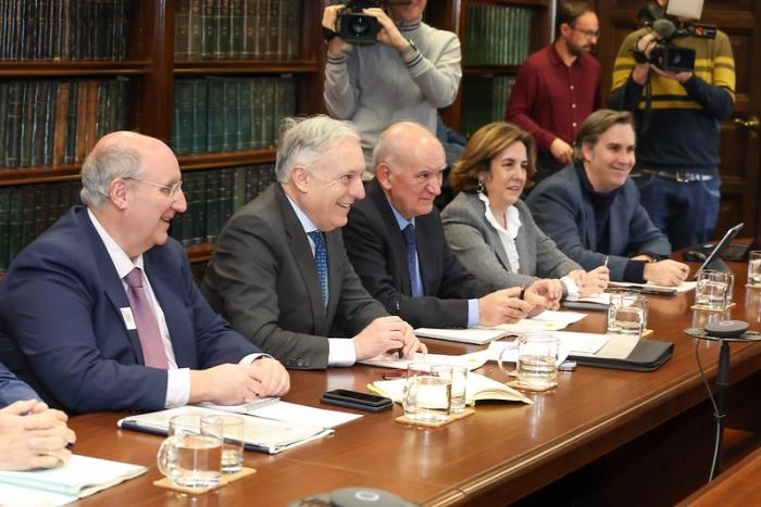Image 1 of article La reducción del plazo para acabar la A-23 y la restitución del AVE Madrid-Huesca en fin de semana, primeros avances en la relación Aragón-Ministerio