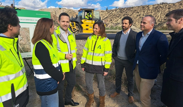 Imagen del artículo La Junta prueba en sus carreteras un nuevo asfalto sostenible con lodos procedentes de Cosentino