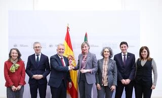 Imagen del artículo El Gobierno Vasco cerrará en las próximas semanas el traspaso de las autorizaciones de trabajo a personas extranjeras