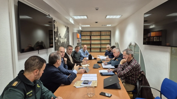 Imagen del artículo El Gobierno de Navarra revisa el estado de las medidas preventivas incluidas en el Plan de Emergencia por Nevadas 

El plan se activa cuando AEMET prevé una cota de nieve inferior a 500 metros y espesores de 10 centímetros o cuando activa la alerta roja por nieve   	 		 		18/12/2024 		    		 			 			 				 						 							camera_alt