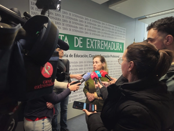 Imagen del artículo Educación y sindicatos acuerdan un calendario para negociar una mejora salarial de los docentes extremeños
