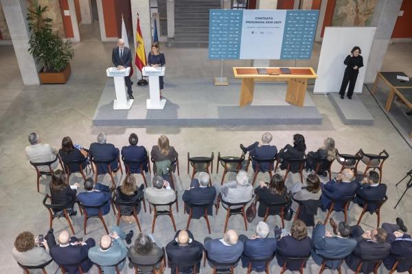 Image 1 of article Buruaga y Pazos firman el primer contrato programa plurianual de la historia de la UC, dotado con más de 300 millones de euros hasta 2027