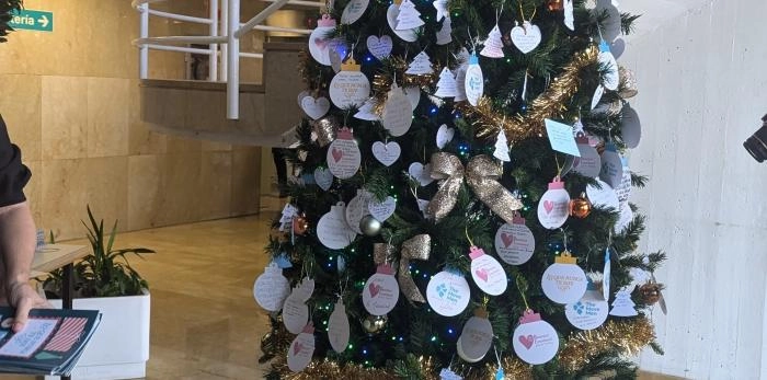 Image 5 of article La Navidad ya ha llegado al Servet de la mano de Papá Noel y con árboles llenos de emotivos mensajes