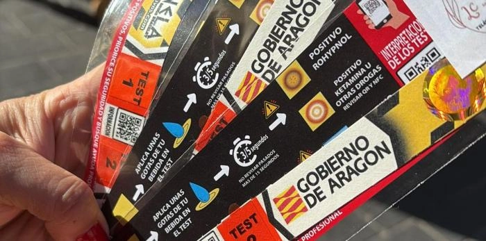 Image 2 of article Teruel reparte 1.000 pulseras a jóvenes para detectar si una bebida ha sido adulterada
