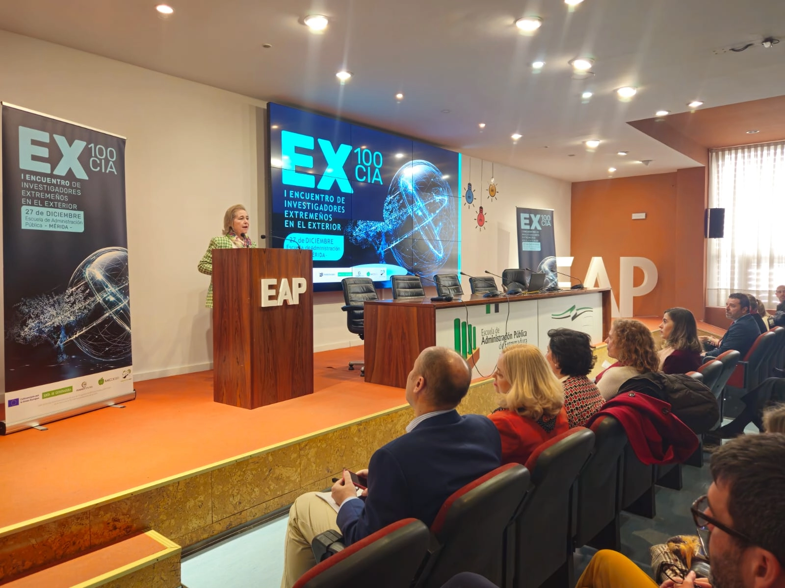 Imagen del artículo La Junta de Extremadura reúne en Mérida a un centenar de investigadores extremeños en el exterior