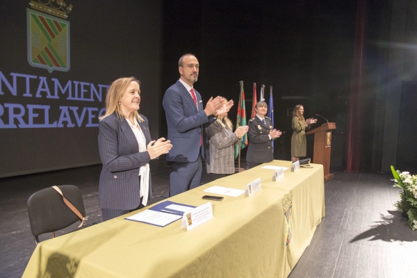Image 3 of article Urrutia agradece la dedicación de la Policía Nacional en la defensa de la libertad y la seguridad de la sociedad en la entrega de la Medalla de Honor de Torrelavega