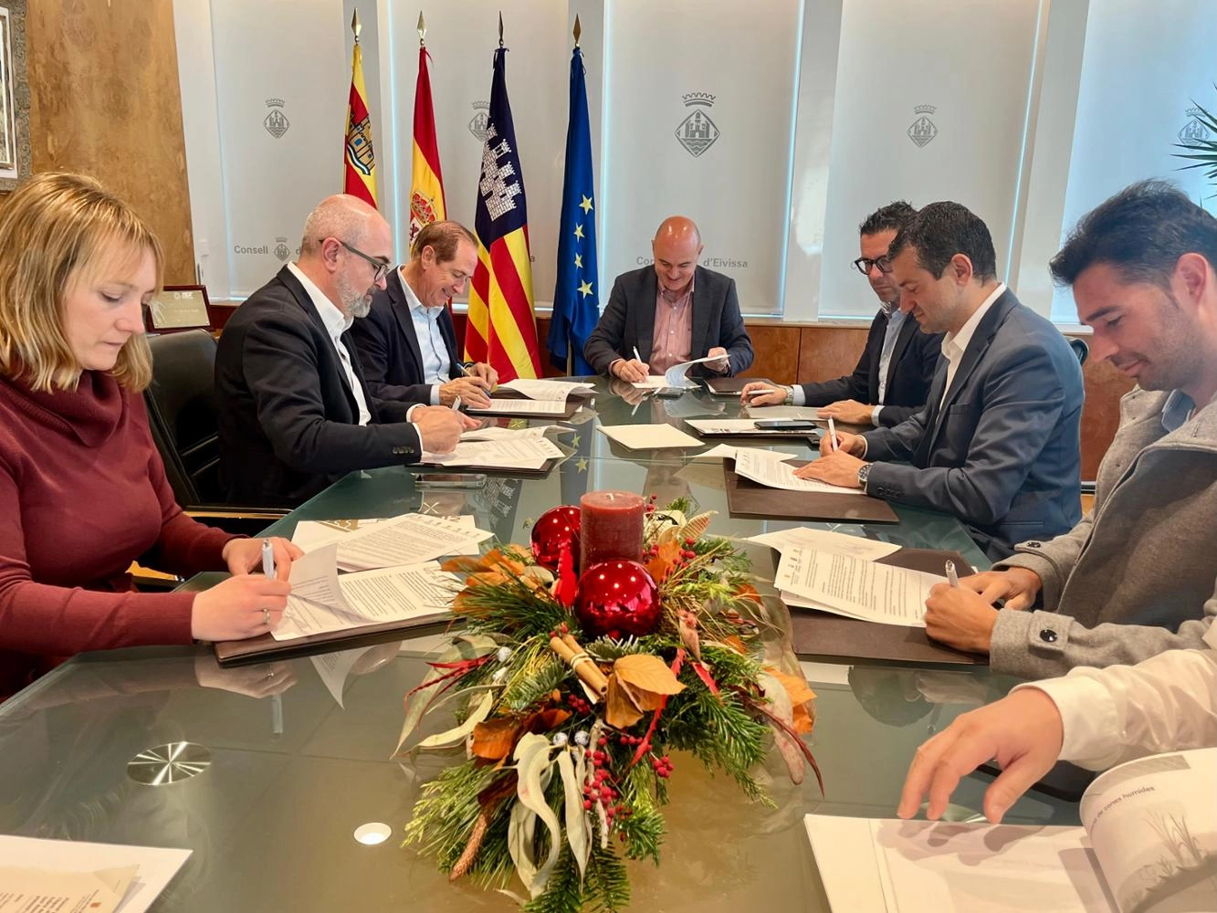 Imagen del artículo El Govern firma un protocolo de actuación con el Consell y los ayuntamientos de Eivissa para proteger y mejorar la gestión de los acuíferos
