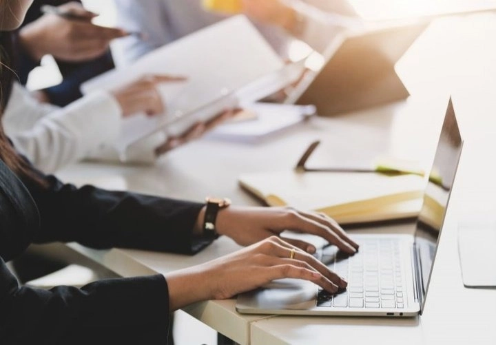 Imagen del artículo Cerca de 3.000 empresas utilizaron en 2024 la aplicación 'E-currículum' del SEF para seleccionar a sus empleados