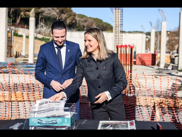 Imagen del artículo La consellera Martínez Bravo participa a l'acte de col·locació de la primera pedra de la Residència i centre de dia per a gent gran de Lloret de Mar