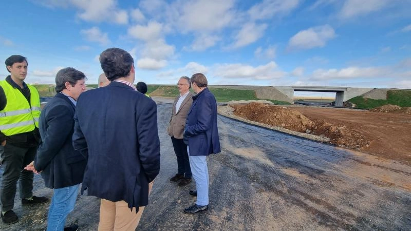 Imagen del artículo Quintana visita las obras de la variante de Zafra en la N-432 donde el Gobierno de España invertirá 29,9 millones de euros