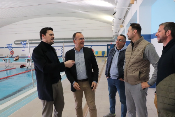 Imagen del artículo La Junta de Extremadura financia con 400.000 euros la reforma de la piscina climatizada de Navalmoral de la Mata