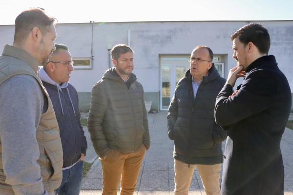 Image 6 of article La Junta de Extremadura financia con 400.000 euros la reforma de la piscina climatizada de Navalmoral de la Mata