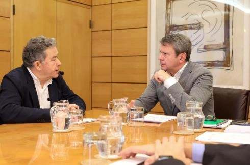 Imagen del artículo Santano aborda con el alcalde de Pontevedra el futuro de las infraestructuras de la ciudad