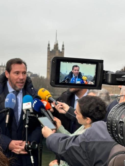 Image 3 of article Óscar Puente defiende desarrollar una estrategia global para reducir la contaminación del transporte marítimo internacional